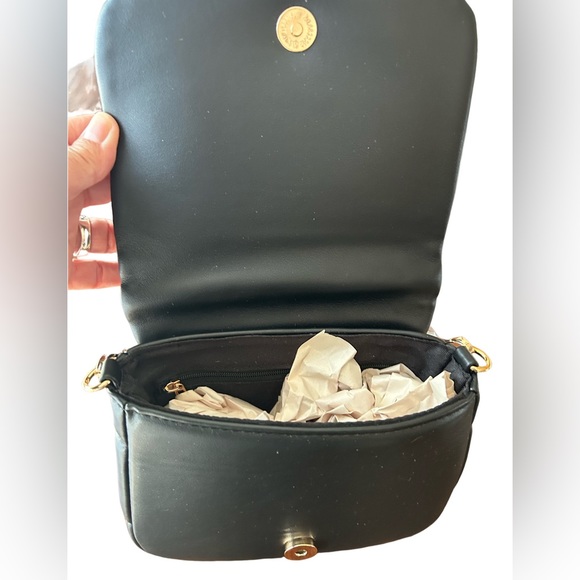 (36)New Francesca’s Holly BLACK Quilted Crossbody Bag - Picture 5 of 9